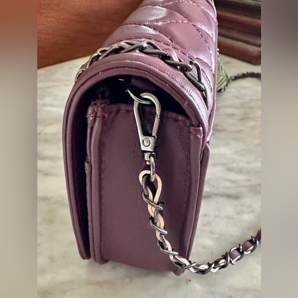 Badgley Mischka quilted plum crossbody bag - Picture 3 of 7